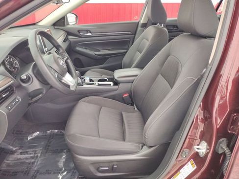 Used 2024 Nissan Altima 2.5 SV image 21