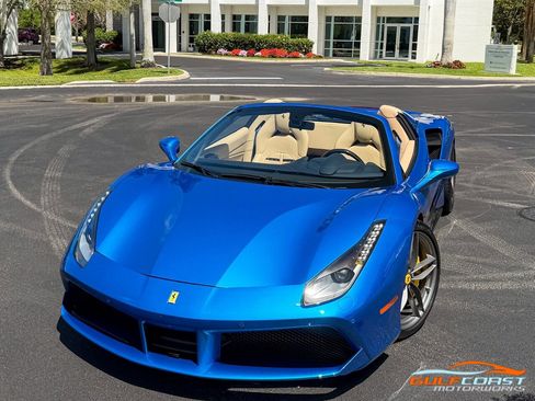 Used 2017 Ferrari 488 Spider image 8