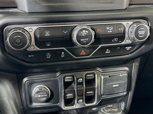 Used 2022 Jeep Wrangler Unlimited Sport AWD/4WD image 13