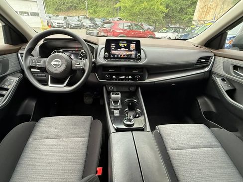 Used 2023 Nissan Rogue SV AWD/4WD image 14