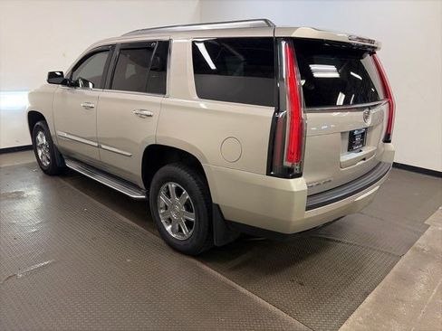 Used 2015 Cadillac Escalade Luxury image 6