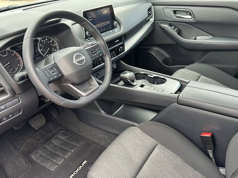 Certified 2025 Nissan Rogue SV image 12