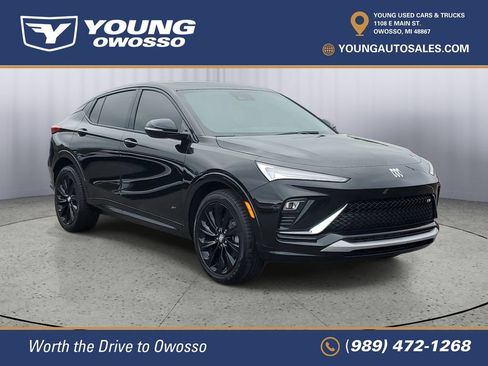 Used 2025 Buick Envista Sport Touring w/ Experience Buick Package FWD image 2