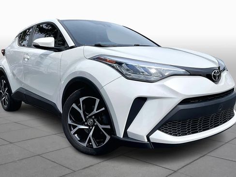 Used 2020 Toyota C-HR XLE image 3