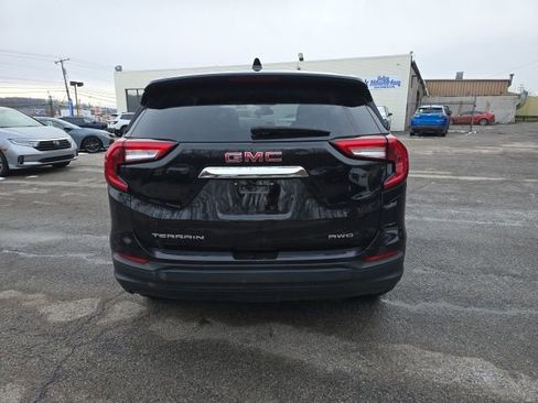 Used 2024 GMC Terrain SLE image 4