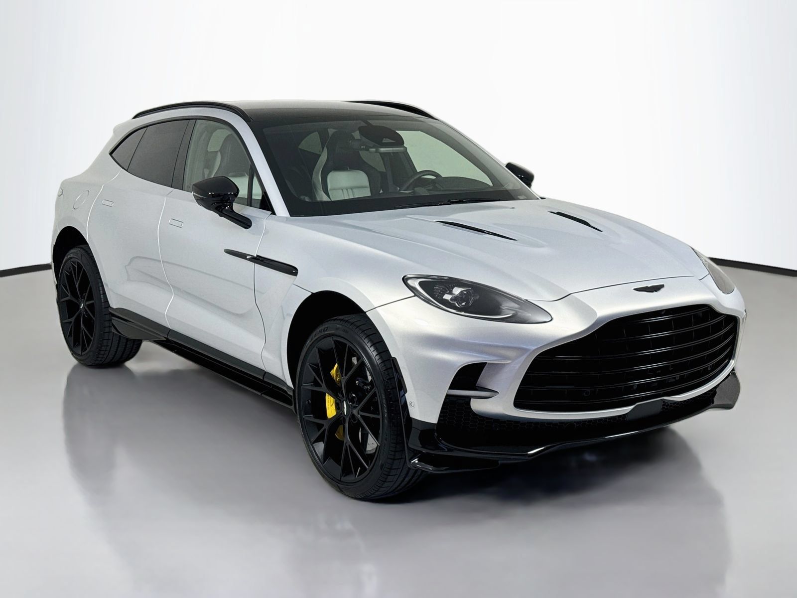 Used 2026 Aston Martin DBX 707 AWD/4WD image 1