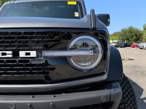 Used 2024 Ford Bronco Wildtrak AWD/4WD image 3