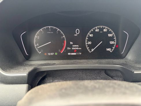 Used 2025 Honda Pilot Sport image 33