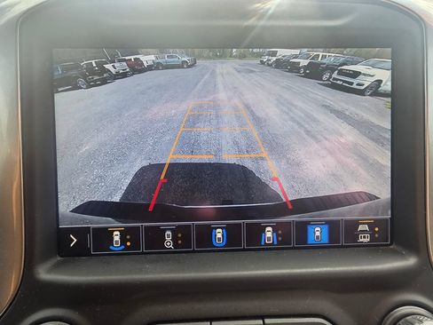 Used 2022 Chevrolet Silverado 2500 LTZ w/ LTZ Convenience Package AWD/4WD image 28