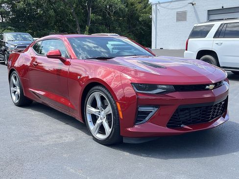 Used 2018 Chevrolet Camaro SS RWD image 2