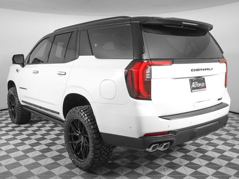Used 2026 GMC Yukon Denali w/ Sun & Power Step Package AWD/4WD image 7