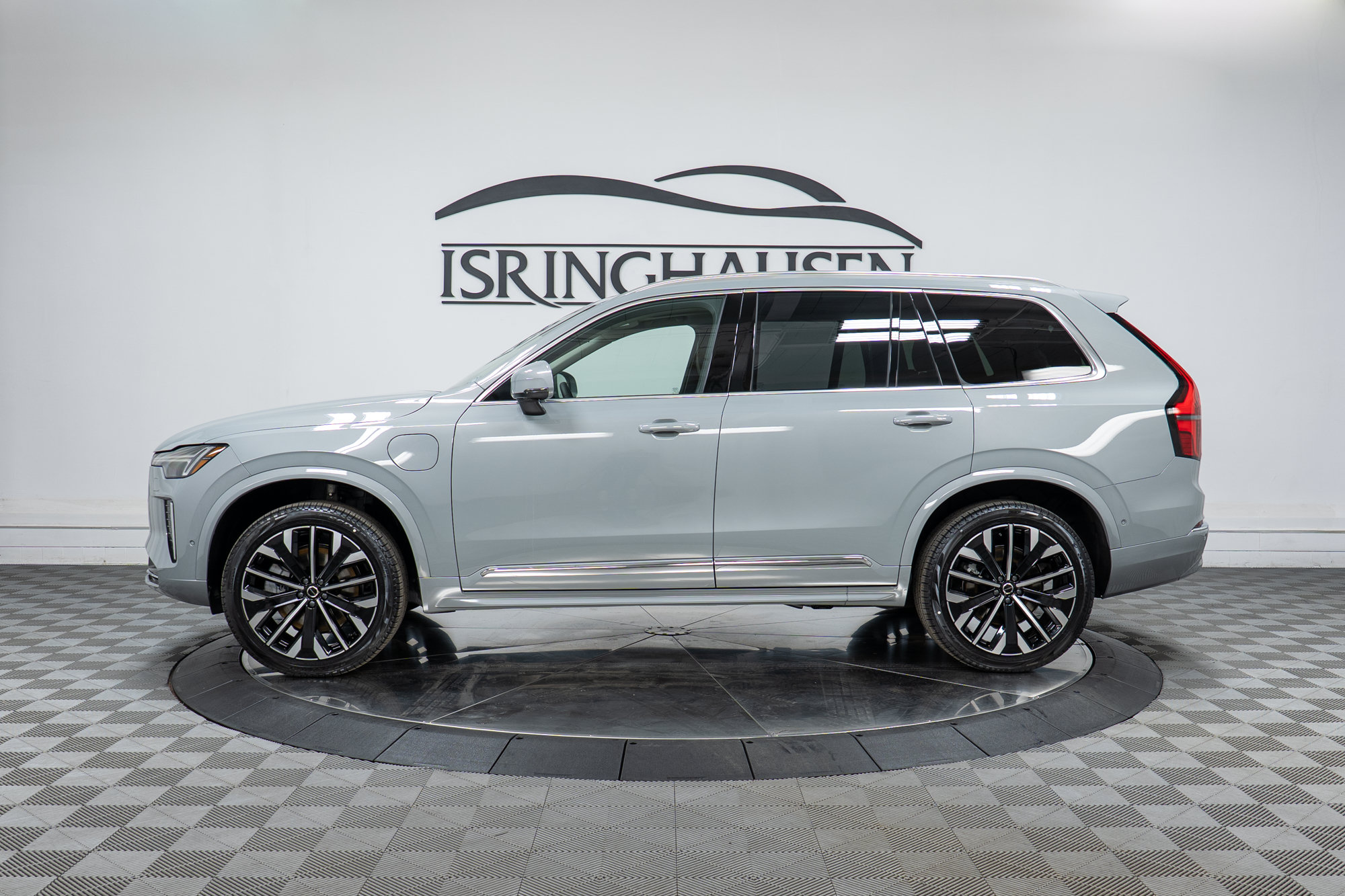 New 2026 Volvo XC90 T8 Plus w/ Protection Package Premier AWD/4WD image 8
