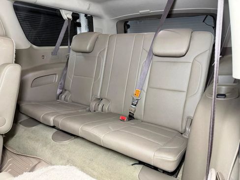 Used 2017 Chevrolet Suburban Premier AWD/4WD image 19