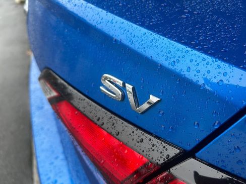 Used 2022 Nissan Versa SV image 31