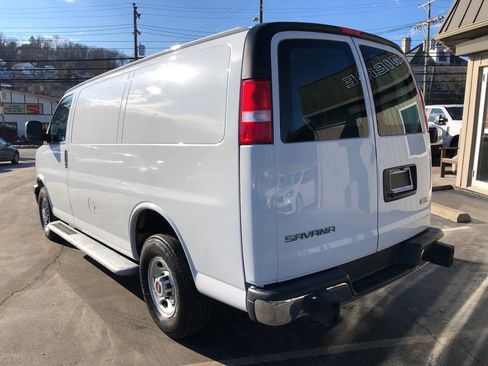 Used 2024 GMC Savana 2500 w/ Driver Convenience Package image 3