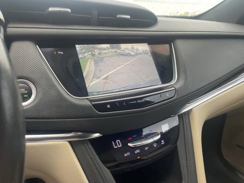 Used 2019 Cadillac XT5 FWD image 14