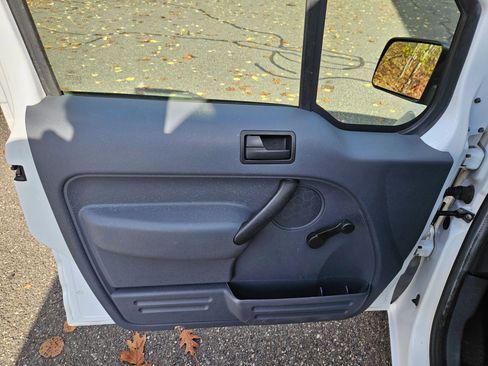 Used 2010 Ford Transit Connect XL image 12