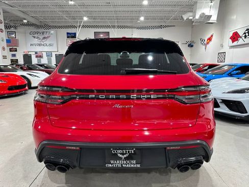 Used 2023 Porsche Macan AWD/4WD image 32