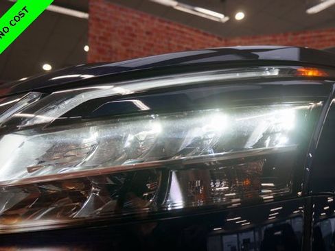 Used 2022 Nissan Pathfinder Platinum w/ Cargo Package image 68