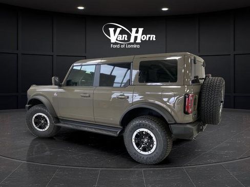 New 2025 Ford Bronco Outer Banks w/ Sasquatch Package image 3