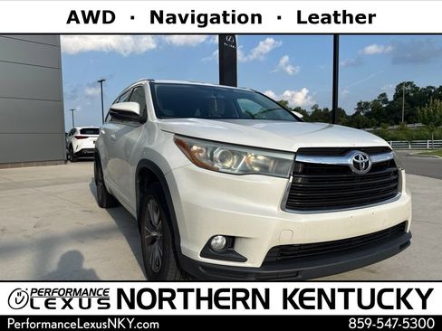 Used 2015 Toyota Highlander XLE AWD/4WD image 1