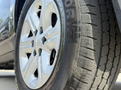 Used 2014 Chevrolet Traverse LS FWD image 8
