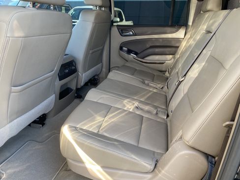 Used 2020 Chevrolet Suburban LT image 19