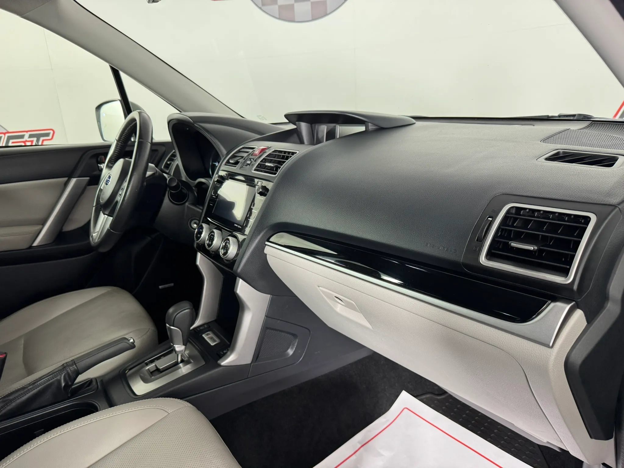 Used 2018 Subaru Forester 2.5i Limited AWD/4WD image 12
