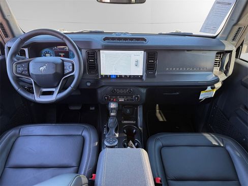 New 2025 Ford Bronco Badlands image 11