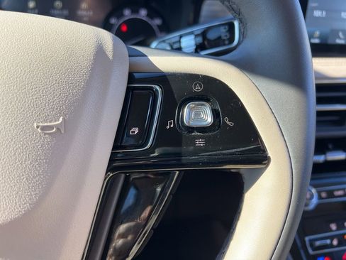 Used 2022 Lincoln Corsair FWD w/ Equipment Group 101A image 17