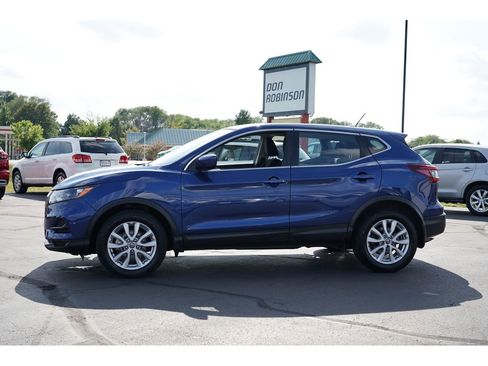 Used 2022 Nissan Rogue Sport S image 6