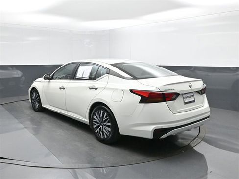Certified 2023 Nissan Altima 2.5 SV image 5