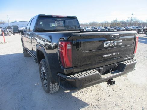 New 2026 GMC Sierra 2500 Denali Ultimate w/ Max Trailering Package image 9