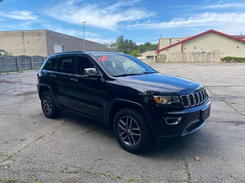 Used 2018 Jeep Grand Cherokee Limited AWD/4WD image 7