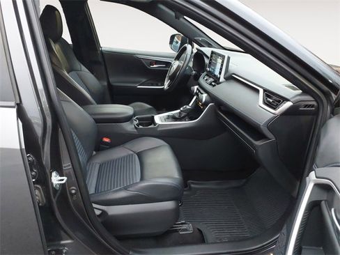 Used 2020 Toyota RAV4 XSE image 15