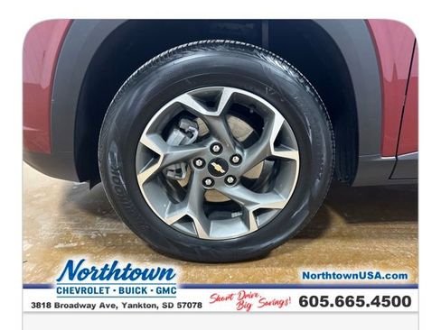Used 2024 Chevrolet Trax LT w/ Driver Confidence Package image 12