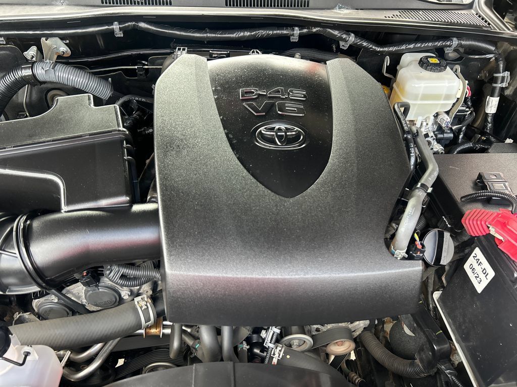 Used 2017 Toyota Tacoma TRD Off-Road w/ Tow Package (A/T) AWD/4WD image 23