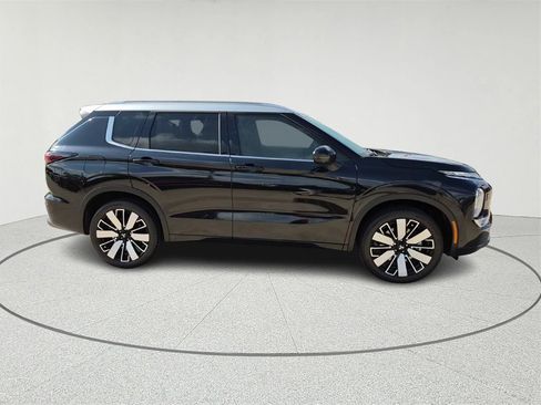 New 2025 Mitsubishi Outlander SEL image 4