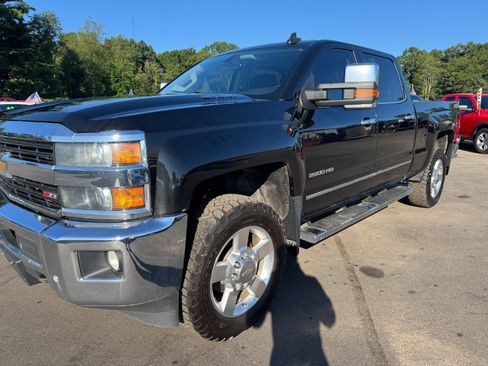 Used 2016 Chevrolet Silverado 2500 LTZ w/ LTZ Plus Package AWD/4WD image 9