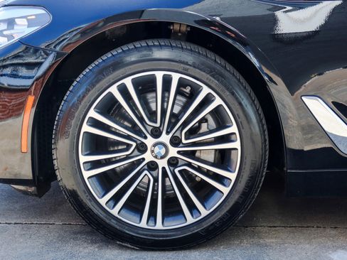 Used 2018 BMW 530i xDrive AWD/4WD image 24