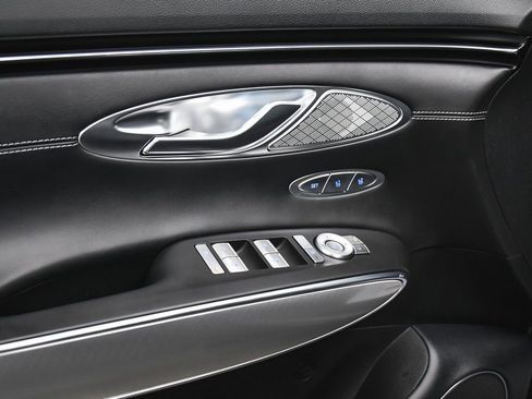 Used 2025 Genesis GV70 2.5T w/ Select Package image 10