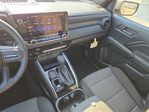 New 2026 Chevrolet Colorado W/T image 20