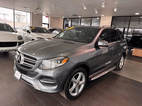 Used 2017 Mercedes-Benz GLE 350 4MATIC image 2
