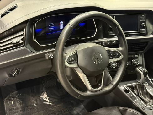 Used 2024 Volkswagen Jetta SE image 15
