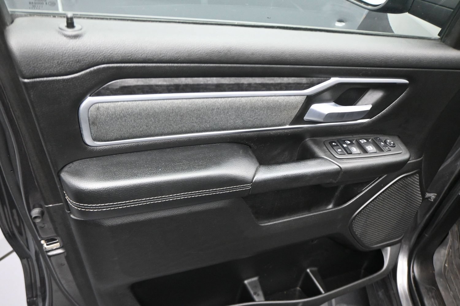 Used 2022 RAM 1500 Lone Star RWD image 3
