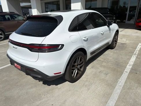 Used 2025 Porsche Macan AWD/4WD image 9