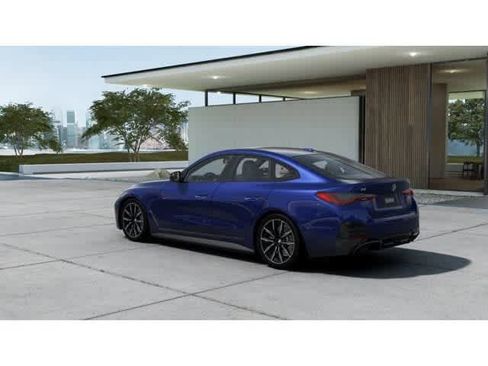 New 2025 BMW i4 xDrive40i image 2