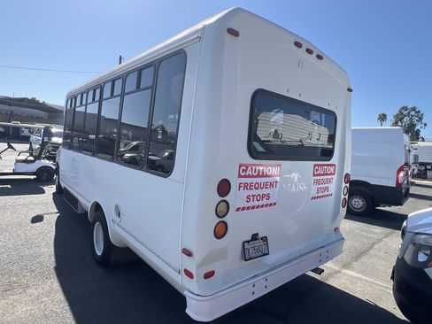 Used 2002 Ford E-450 and Econoline 450 RWD image 4