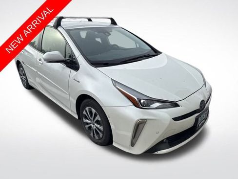 Used 2020 Toyota Prius XLE image 1