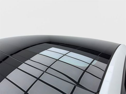 Used 2026 Tesla Model Y Long Range image 12